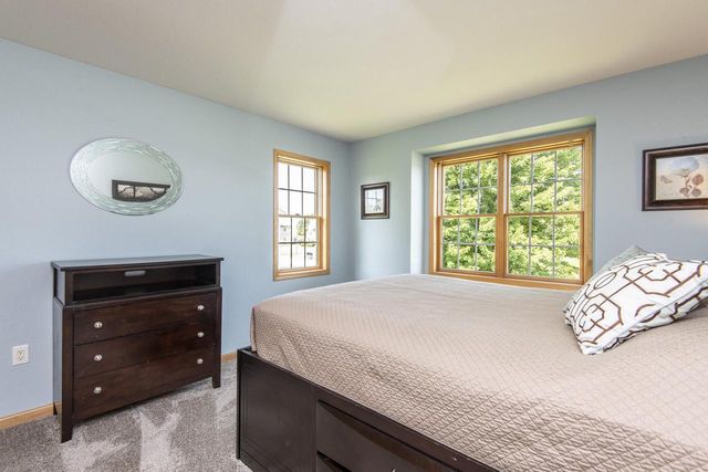 N16W29803 Brookstone CIRCLE, Pewaukee, WI 53072