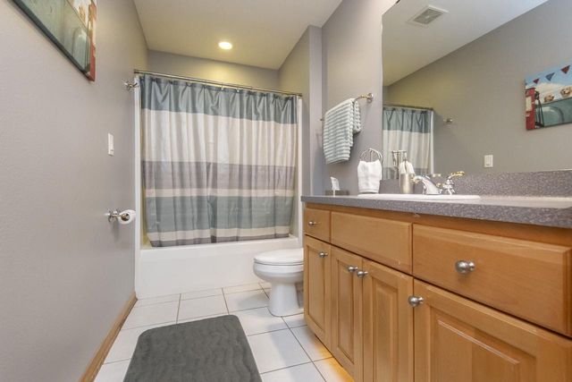 N16W29803 Brookstone CIRCLE, Pewaukee, WI 53072
