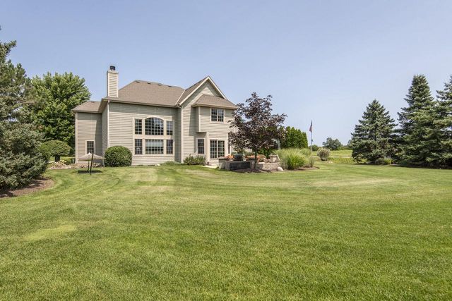 N16W29803 Brookstone CIRCLE, Pewaukee, WI 53072