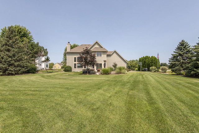 N16W29803 Brookstone CIRCLE, Pewaukee, WI 53072