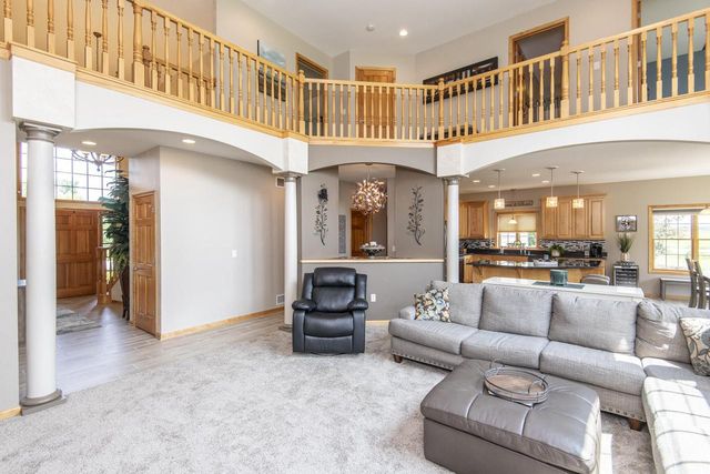 N16W29803 Brookstone CIRCLE, Pewaukee, WI 53072