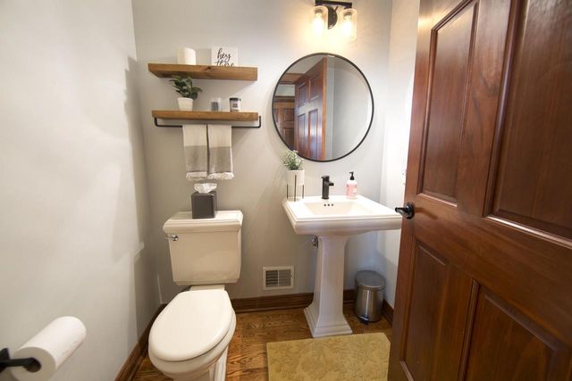 4726 Jenna COURT, Franklin, WI 53132