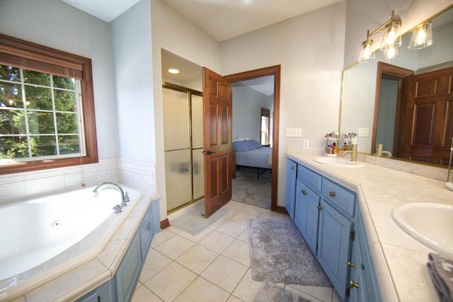 4726 Jenna COURT, Franklin, WI 53132
