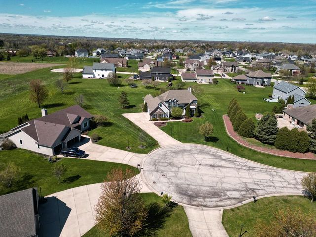 4726 Jenna COURT, Franklin, WI 53132