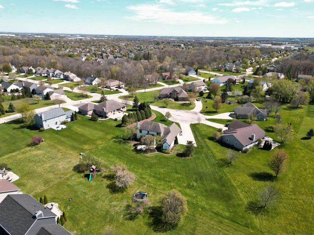 4726 Jenna COURT, Franklin, WI 53132