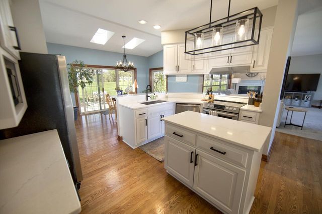 4726 Jenna COURT, Franklin, WI 53132