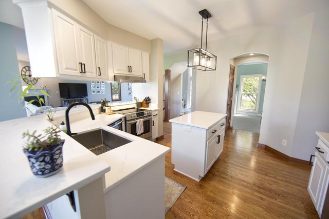 4726 Jenna COURT, Franklin, WI 53132