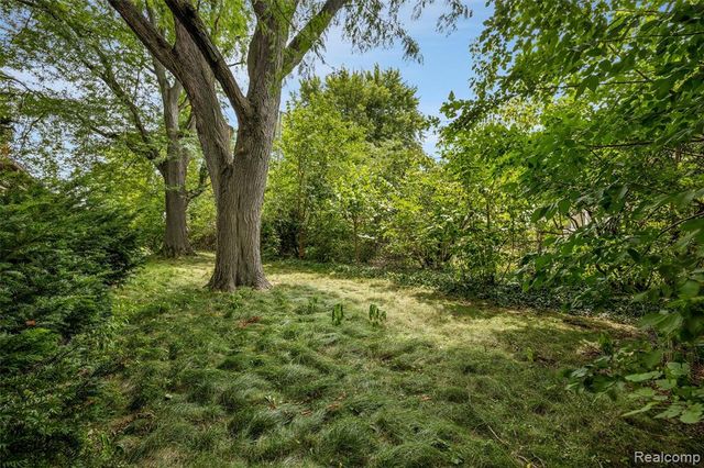 1918 E Lincoln Avenue, Royal Oak, MI 48067