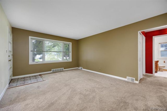 1918 E Lincoln Avenue, Royal Oak, MI 48067