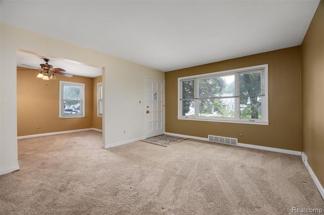 1918 E Lincoln Avenue, Royal Oak, MI 48067
