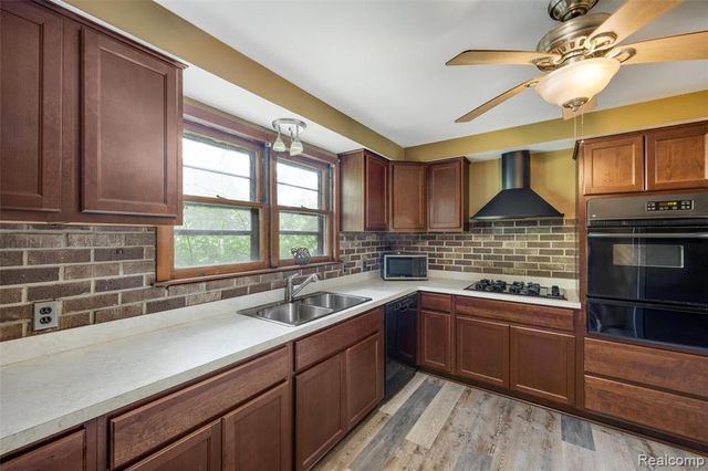 1918 E Lincoln Avenue, Royal Oak, MI 48067