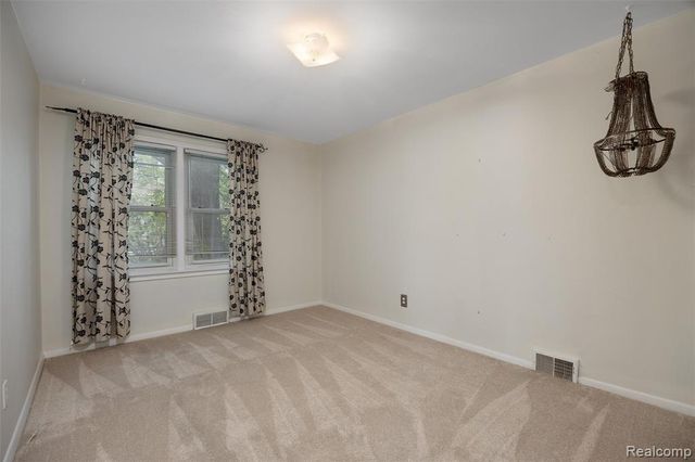 1918 E Lincoln Avenue, Royal Oak, MI 48067