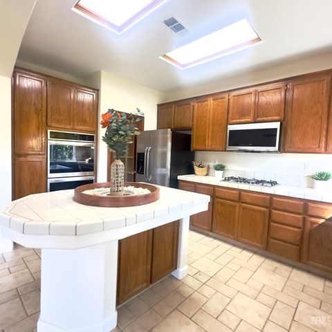 11511 Clarion River Drive, Bakersfield, CA 93311