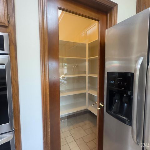 11511 Clarion River Drive, Bakersfield, CA 93311