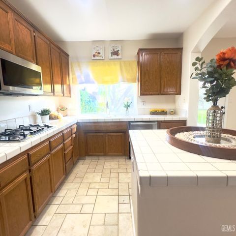 11511 Clarion River Drive, Bakersfield, CA 93311