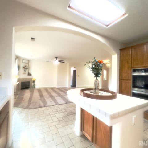 11511 Clarion River Drive, Bakersfield, CA 93311