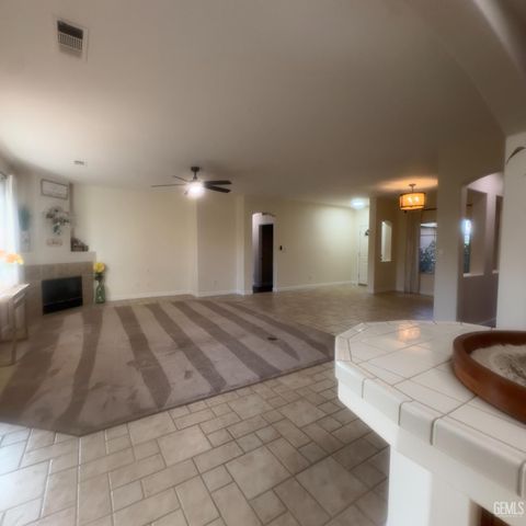 11511 Clarion River Drive, Bakersfield, CA 93311