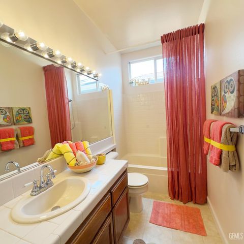 11511 Clarion River Drive, Bakersfield, CA 93311