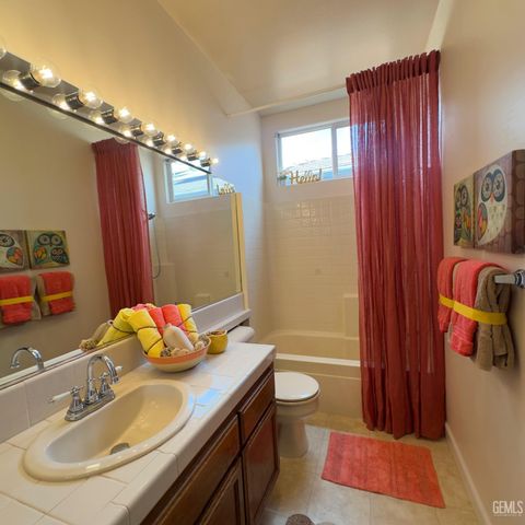 11511 Clarion River Drive, Bakersfield, CA 93311