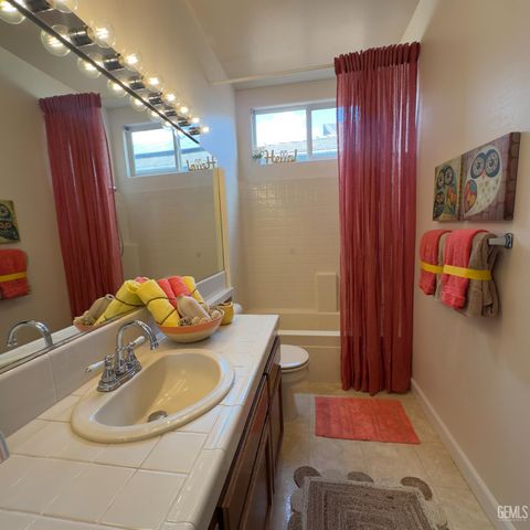 11511 Clarion River Drive, Bakersfield, CA 93311