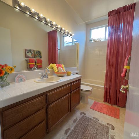 11511 Clarion River Drive, Bakersfield, CA 93311