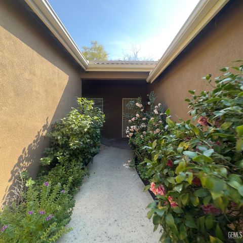 11511 Clarion River Drive, Bakersfield, CA 93311