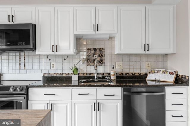 3711 FOXFIELD LN, Fairfax, VA 22033