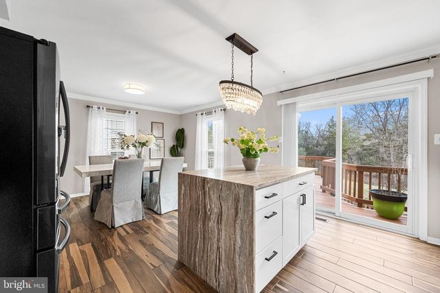 3711 FOXFIELD LN, Fairfax, VA 22033