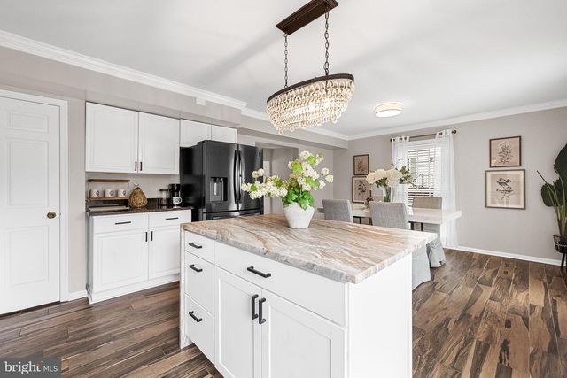 3711 FOXFIELD LN, Fairfax, VA 22033