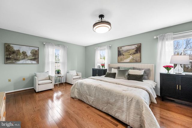 3711 FOXFIELD LN, Fairfax, VA 22033