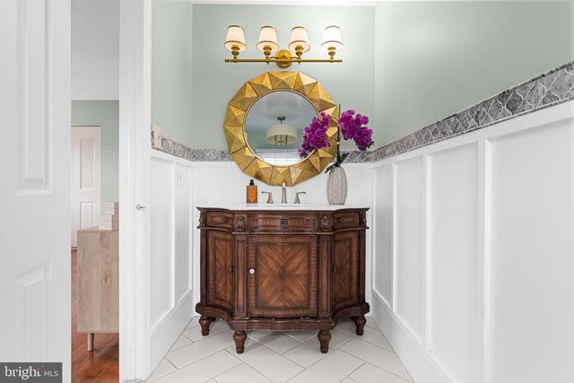 3711 FOXFIELD LN, Fairfax, VA 22033