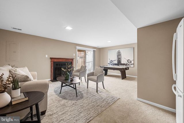 3711 FOXFIELD LN, Fairfax, VA 22033