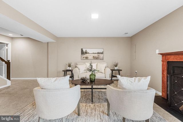 3711 FOXFIELD LN, Fairfax, VA 22033