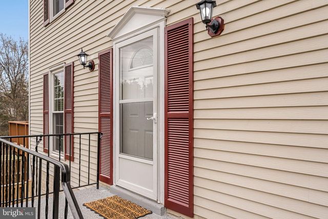 3711 FOXFIELD LN, Fairfax, VA 22033