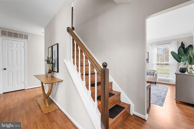 3711 FOXFIELD LN, Fairfax, VA 22033