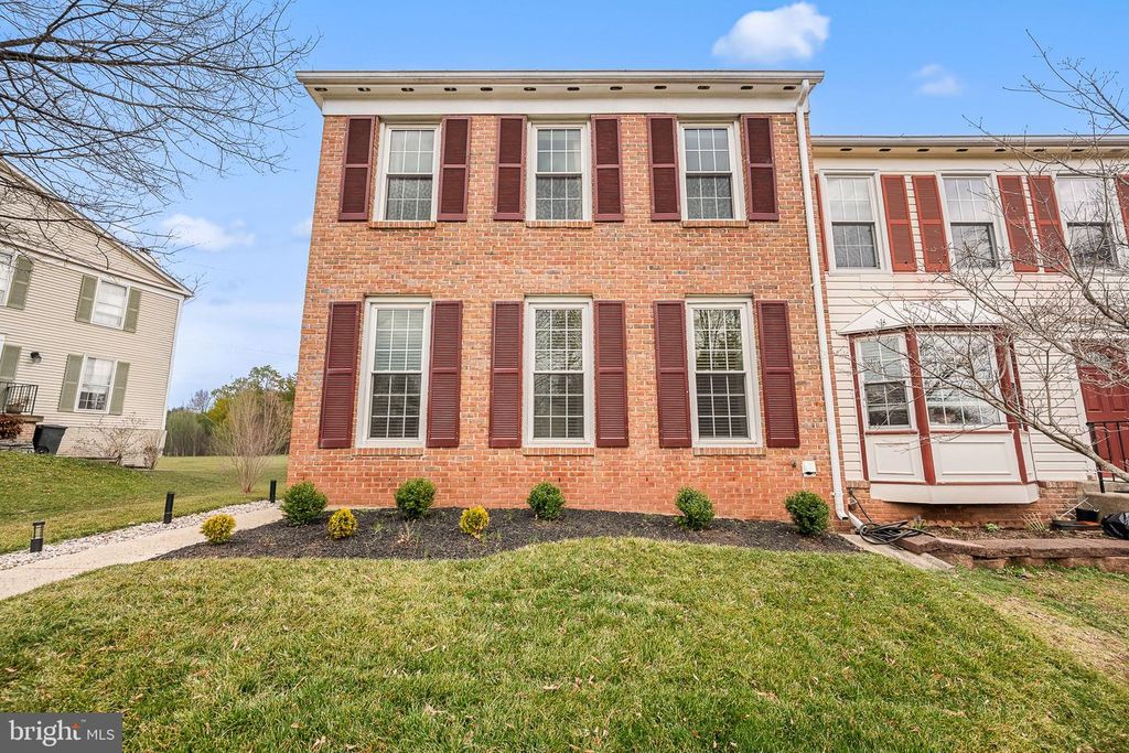 3711 FOXFIELD LN, Fairfax, VA 22033