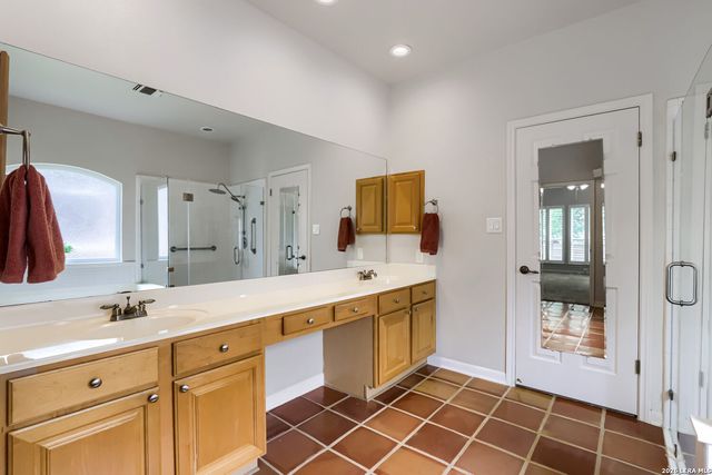 15114 Grayoak Forest, San Antonio, TX 78248