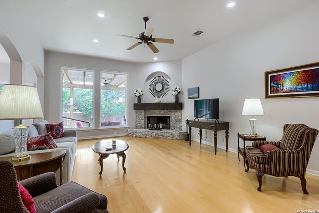 15114 Grayoak Forest, San Antonio, TX 78248