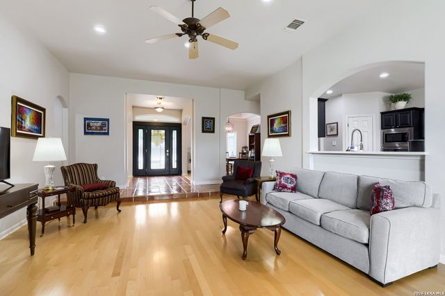 15114 Grayoak Forest, San Antonio, TX 78248