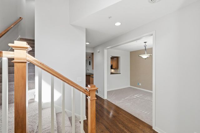 635 Willoughby Way W, Minnetonka, MN 55305