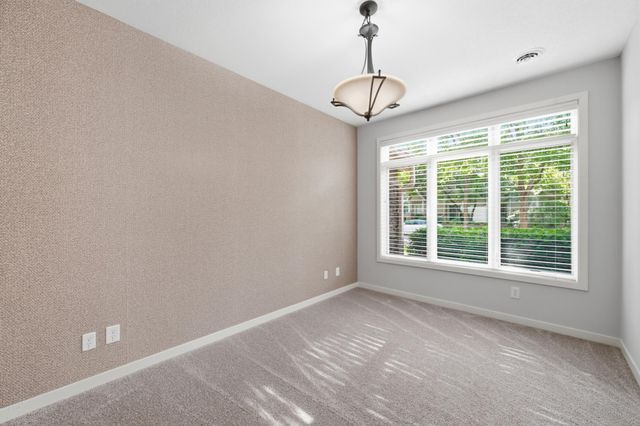 635 Willoughby Way W, Minnetonka, MN 55305