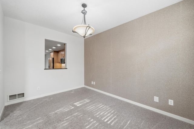 635 Willoughby Way W, Minnetonka, MN 55305
