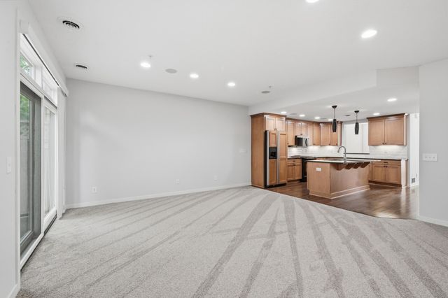 635 Willoughby Way W, Minnetonka, MN 55305