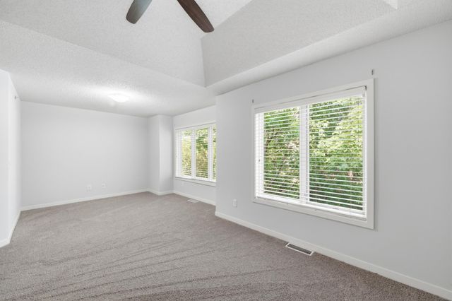 635 Willoughby Way W, Minnetonka, MN 55305
