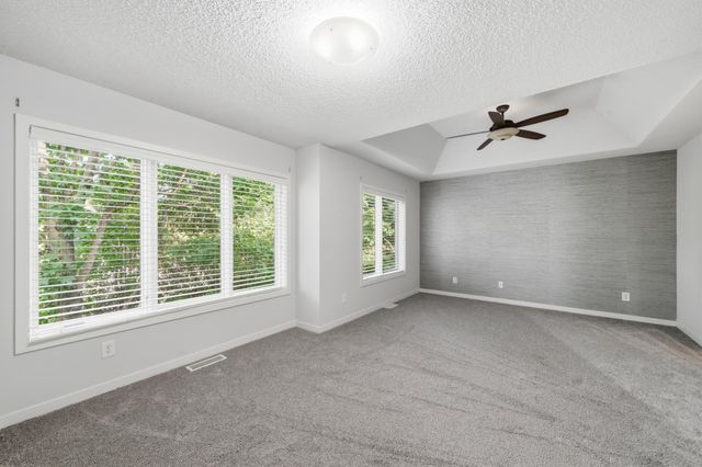 635 Willoughby Way W, Minnetonka, MN 55305