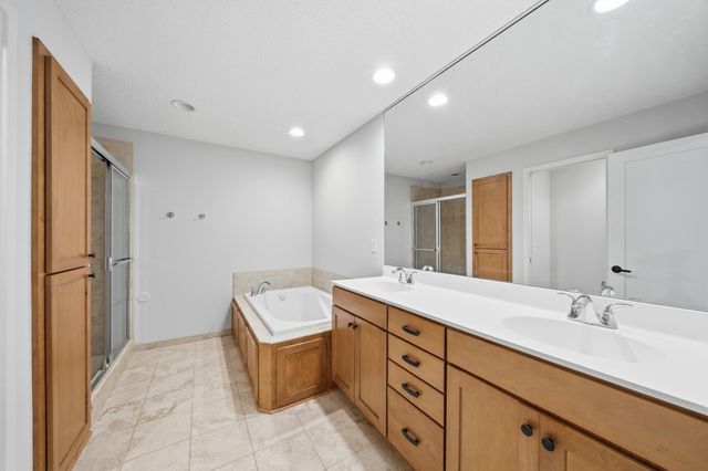 635 Willoughby Way W, Minnetonka, MN 55305