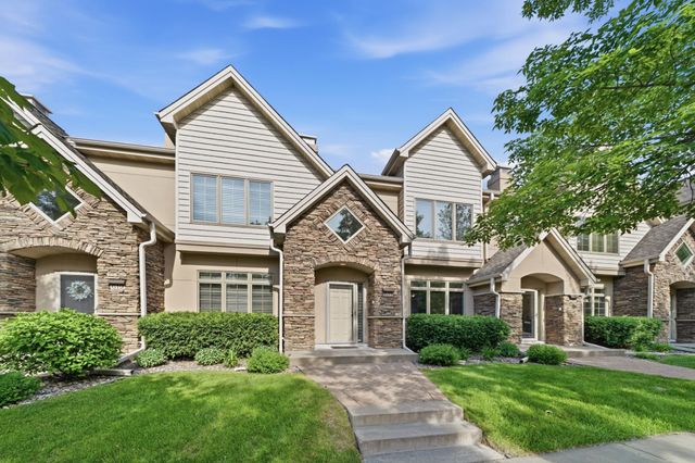 635 Willoughby Way W, Minnetonka, MN 55305