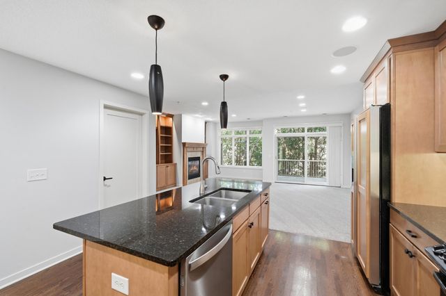 635 Willoughby Way W, Minnetonka, MN 55305