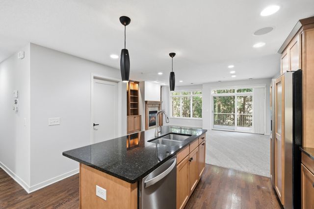 635 Willoughby Way W, Minnetonka, MN 55305