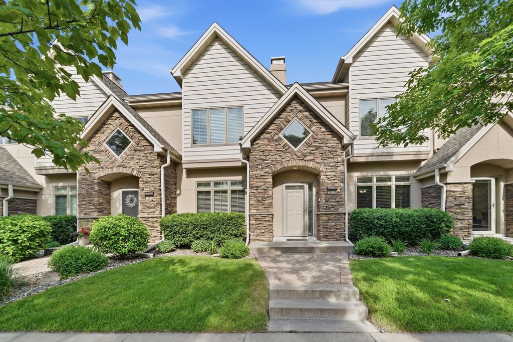 635 Willoughby Way W, Minnetonka, MN 55305